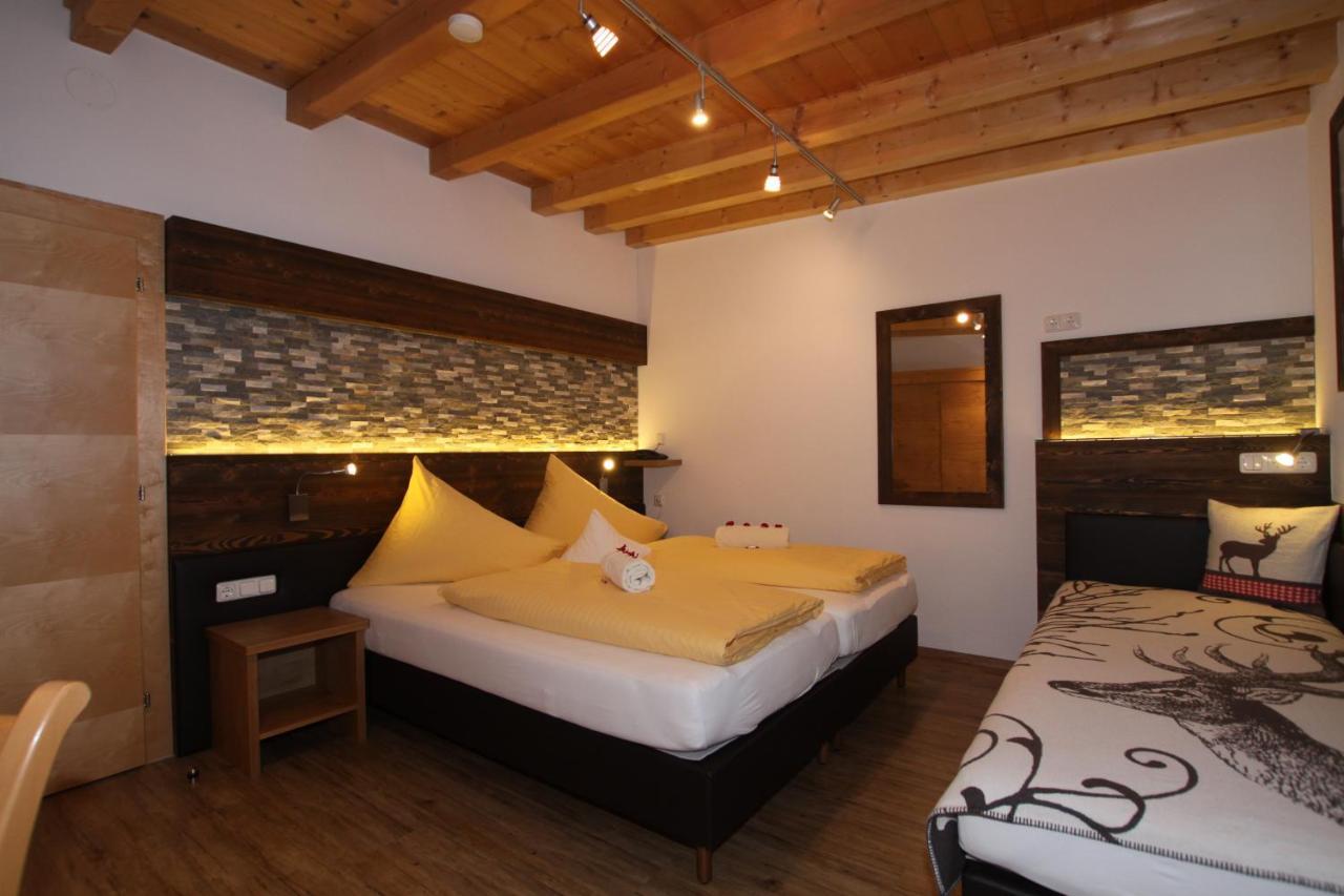Gaestehaus Alpina Sankt Anton am Arlberg Bagian luar foto