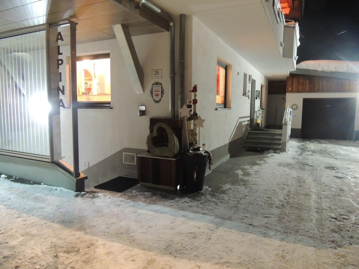 Gaestehaus Alpina Sankt Anton am Arlberg Bagian luar foto